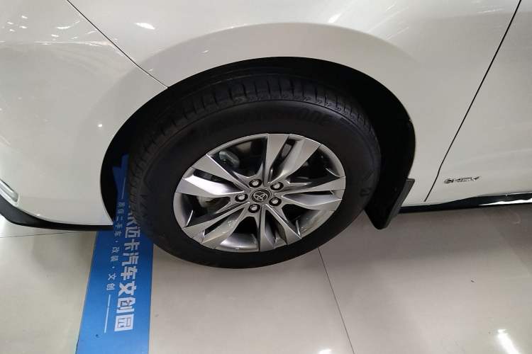 Used Toyota Sienna 2024 2.5L Hybrid Four-Wheel Drive Prestige Edition
