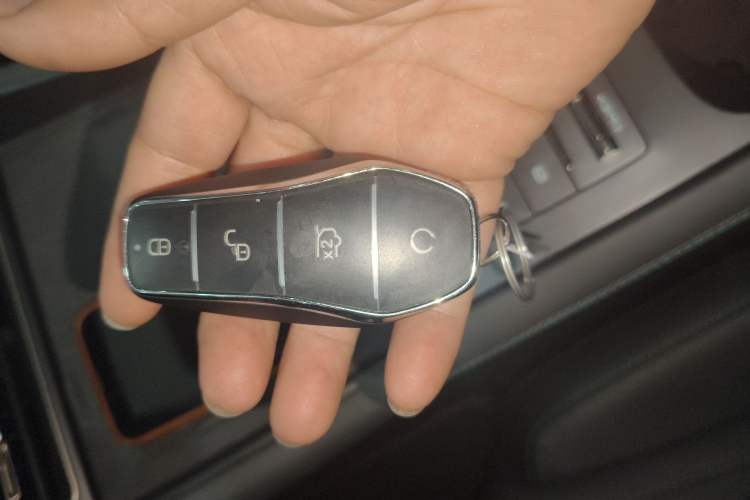 Used BYD Qin L 2025 DM-i Smart Drive 120KM Superior Model
