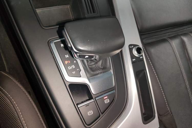 Used Audi A4L 2020 40 TFSI Fashion Dynamic Model
