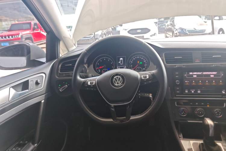 Used Volkswagen Golf 2019 280TSI DSG Comfort Version China VI Standard Steering Wheel
