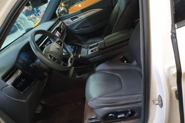 Used ARCFOX Alpha T 2023 480E Forest Edition 160kW Left Front Seat