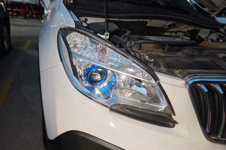 Used Buick Encore 2015 1.4T Automatic Two-Wheel Drive Urban Elite Version
