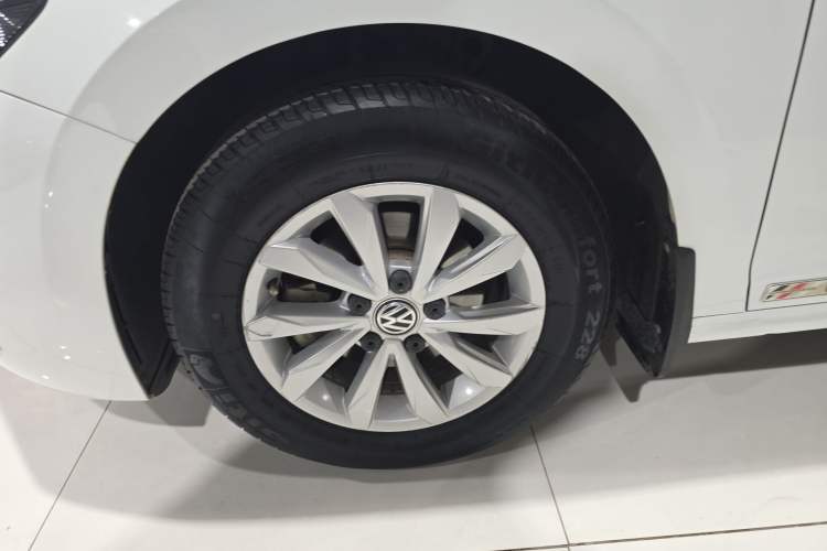 Used Volkswagen Bora 2019 1.5L Automatic Fashion Model Left Front Wheel Hub