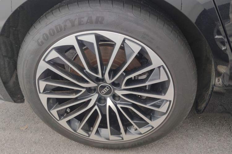 Used Audi A7L 2024 45 TFSI Luxury Edition Right Rear Wheel Hub