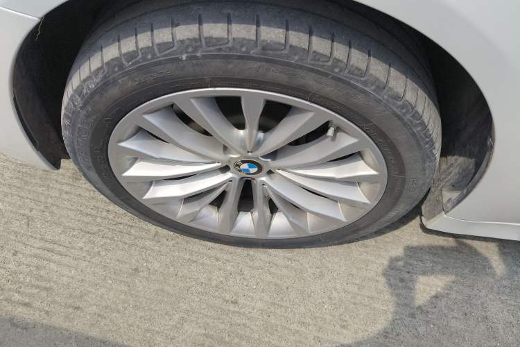 Used BMW 5 Series 2022 Second Facelift 525Li Luxury Package Exterior 4