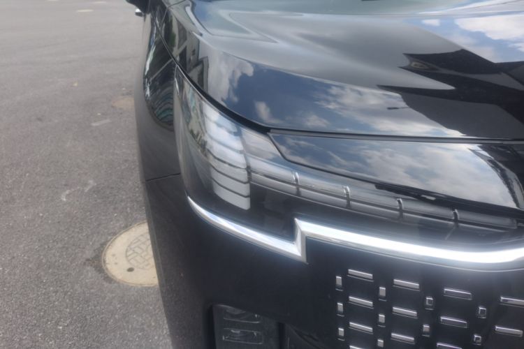 Used Volvo EM90 2025 Ultra Six-Seater