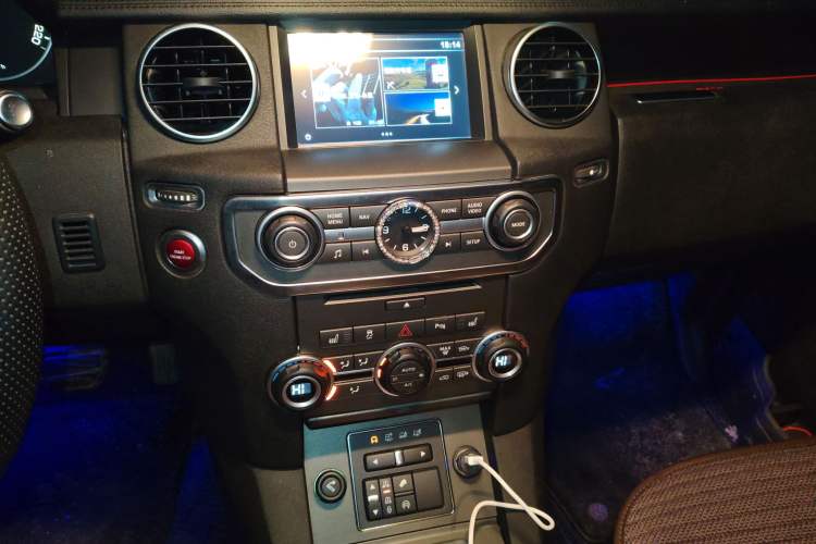 Used Land Rover Discovery 2016 3.0 SC Obsidian Black Heritage Edition SE