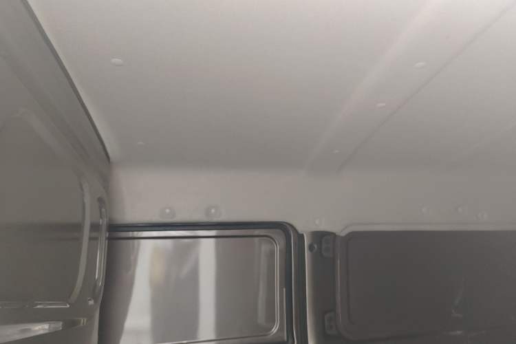 Used Jinbei New Hiace X30L 2023 1.5L Super Enjoyment Van 2/5 Seats Non-Air-Conditioned Version SWC15M