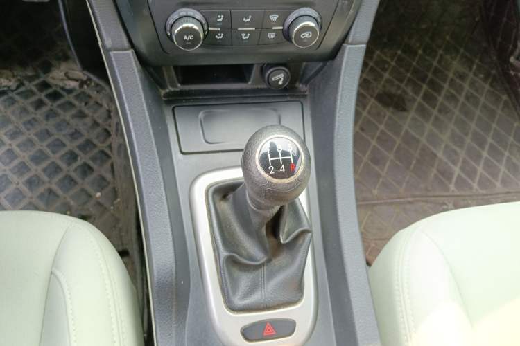 Used BAIC Senova D50 2014 1.5L manual standard version