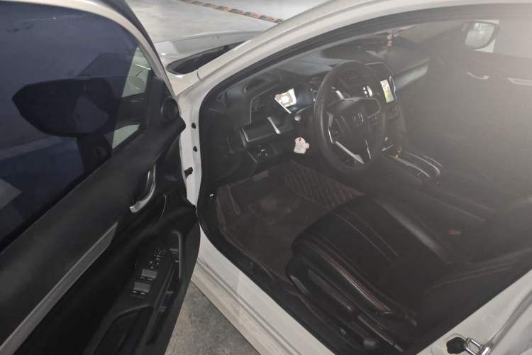 Used Honda Civic 2016 220TURBO CVT Luxury Edition
