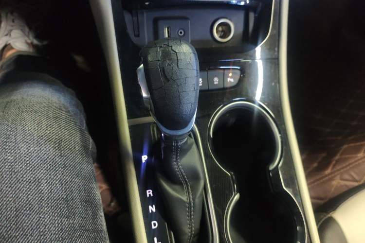Used Buick Verano 2015 Sedan 15S Automatic Leading Model Gear Lever
