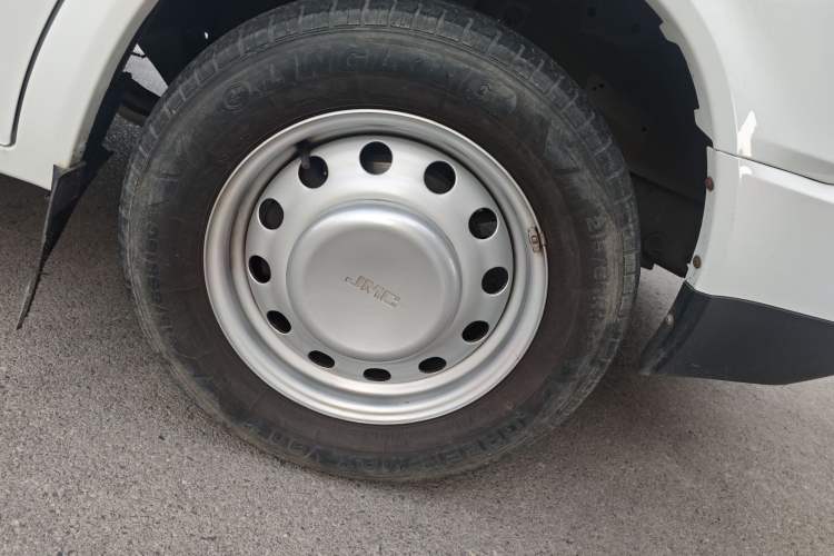 Used JMC Transit 2021 2.8T Space King Standard Version Short Wheelbase Mid-Height Roof 6-Seater Diesel Euro VI JX493