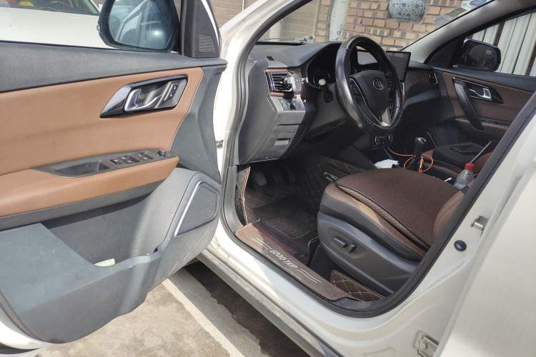 Used FAW Senya R7 2016 1.6L Manual Luxury Version
