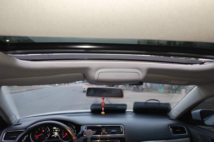 Used Volkswagen Sagitar 2015 1.6L Automatic Comfort Model Headliner