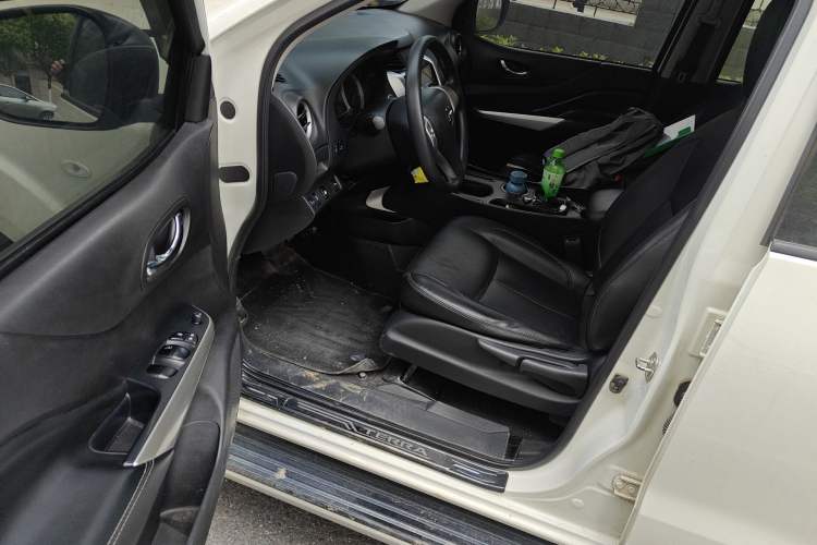 Used Nissan Terra 2020 2.5L XL Upper Automatic Two-Wheel Drive Luxury Edition Left Front Seat