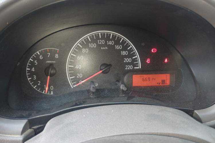 Used Nissan Sunny 2015 1.5XE Manual Comfort Edition