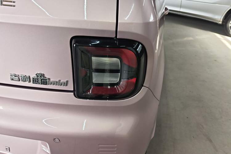 Used Geely Galaxy Panda 2024 Panda Mini 200km Endurance Bear
