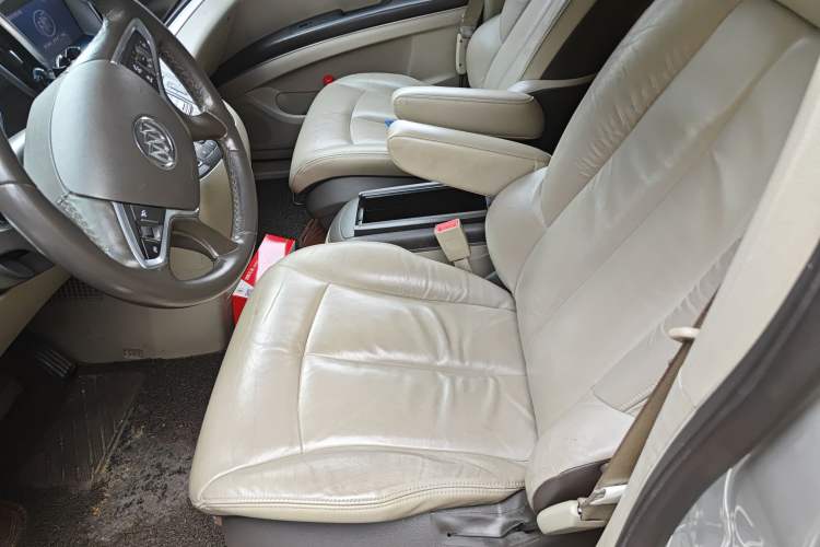 Used Buick GL8 2013 3.0L GT Luxury Business Haoya Edition