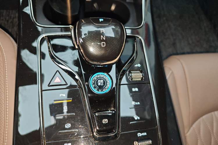 Used BYD Han 2024 EV Glory Edition 506KM Front-Wheel-Drive Premium Model
