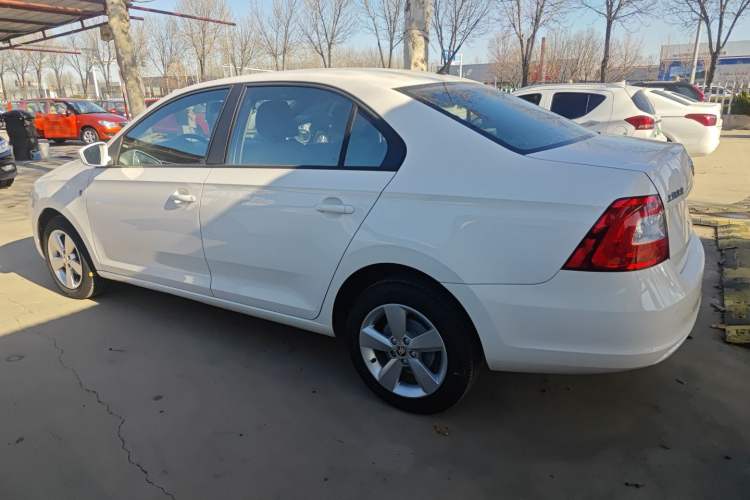 Used Skoda Rapid 2013 1.6L Automatic Smart Selection Model