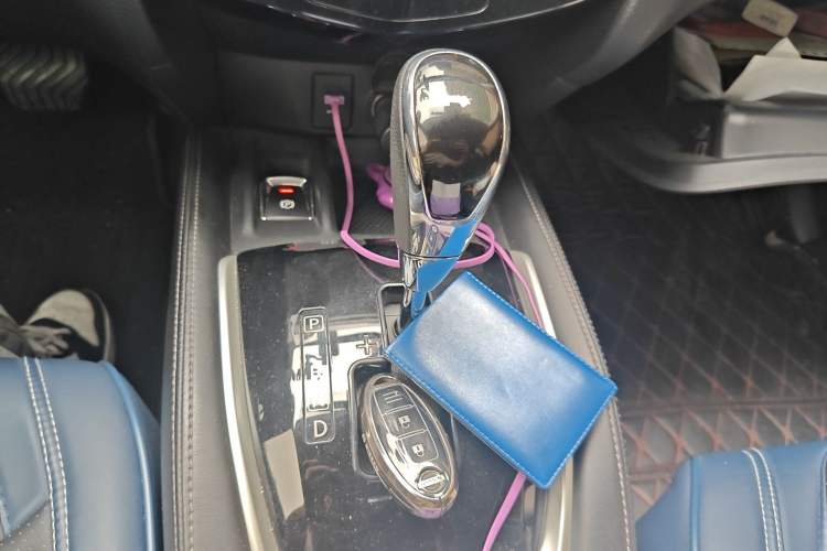 Used Nissan X-Trail 2019 2.0L CVT Smart Connect Comfort Edition 2WD Gear Lever