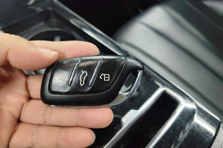 Used Roewe RX5 MAX 2019 400TGI Automatic Smart Cabin Luxury Edition