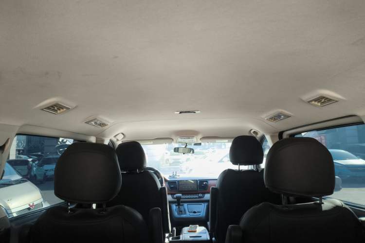 Used SAIC MAXUS G10 2016 2.0T Automatic Elite Edition
