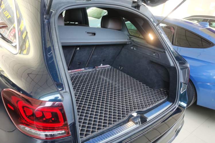 Used Mercedes-Benz GLC 2020 Facelift GLC 260 L 4MATIC Luxury Edition Trunk