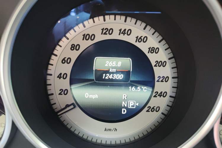 Used Mercedes-Benz E-Class 2015 E 260 L Sport & Fashion Model