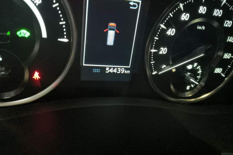 Used Toyota Vellfire 2023 Crown Dual-Engine 2.5L HV Luxury Edition Odometer Close Up