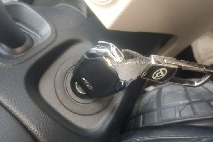 Used SAIC MAXUS Xintu V90 2022 2.0T Automatic ZhiDa Rear-Drive Long Wheelbase High-Roof Design with Single Rear Tire 9-Seater