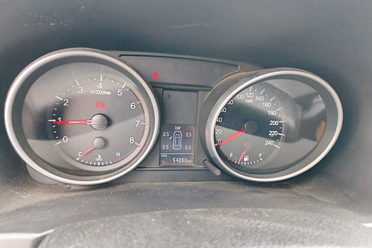 Used Haval H6 2015 Upgraded Model 1.5T Manual Two-Wheel Drive Elite Version Instrument Cluster