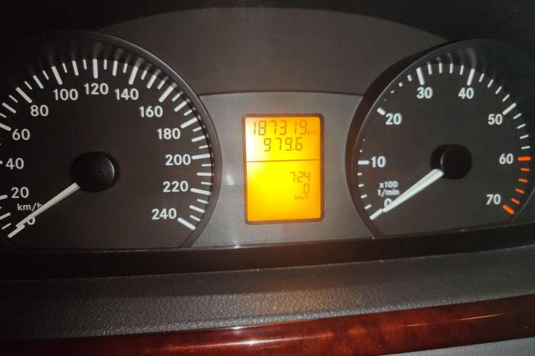 Used Mercedes-Benz Vito 2013 3.0L Elite Edition