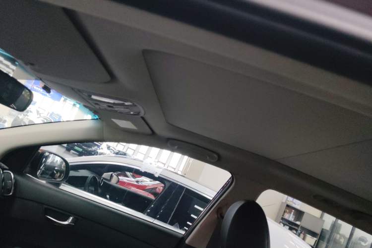 Used Kia KX3 2015 1.6L Automatic Two-Wheel Drive DLX Headliner