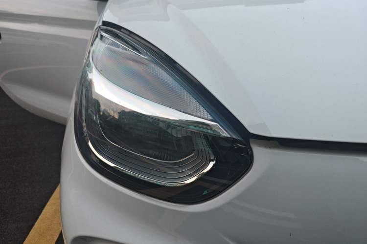 Used Roewe Clever 2022 311km QiQi BoBo Edition Right Front Headlight