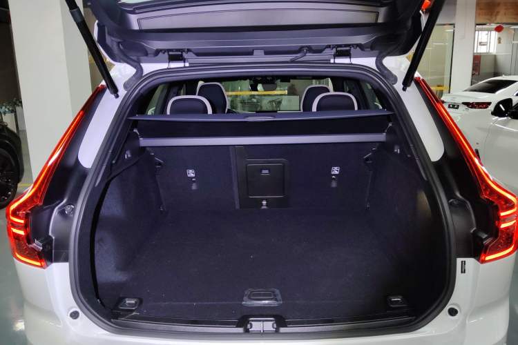 Used Volvo XC60 2026 B5 4x4 Smart Luxury Edition