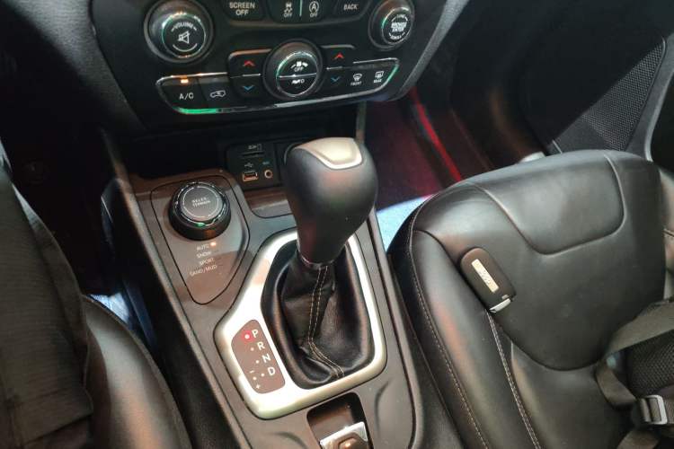 Used Jeep Cherokee 2016 2.4L Superior Edition