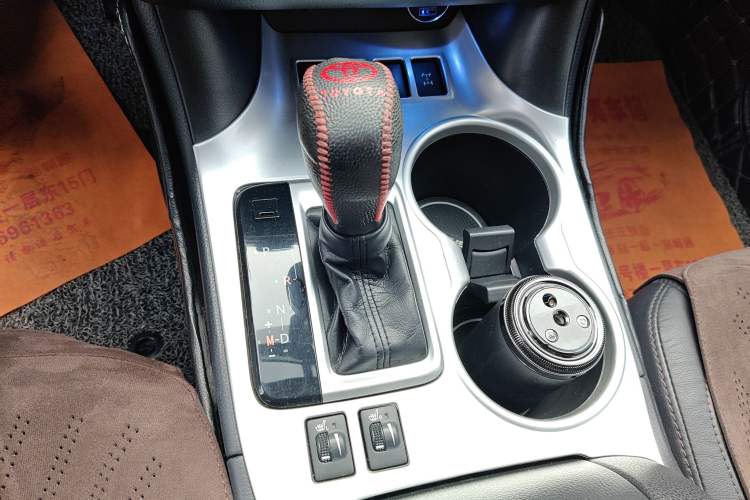 Used Toyota Highlander 2017 2.0T Four-Wheel Drive Luxury Edition 7 Seats Gear Lever