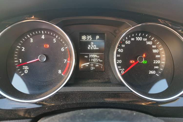 Used Volkswagen Sagitar 2017 1.6L Automatic Comfort Model Odometer Close Up