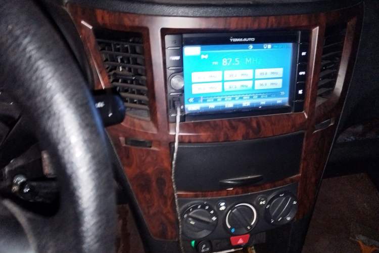 Used Yema F16 2014 1.6L Manual Elite Edition Audio And AC Panel