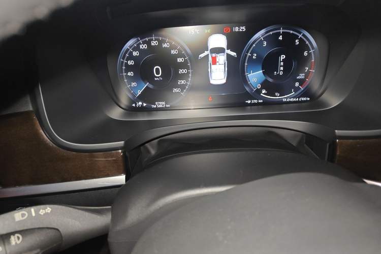 Used Volvo S90 2018 T4 Zhiyuan Edition Odometer Close Up