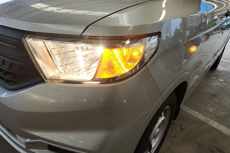 Used Wuling Hongguang V 2022 1.5L Jingqu Edition Electric-Assist LAR