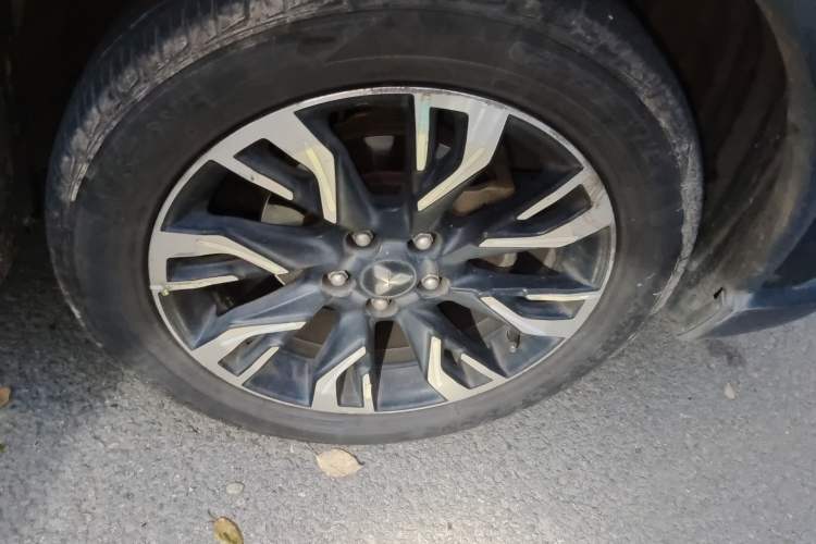 Used Mitsubishi Outlander 2019 2.4L 4x4 Zhi Xiang Edition 7 Seats China VI Standard Right Front Wheel Hub