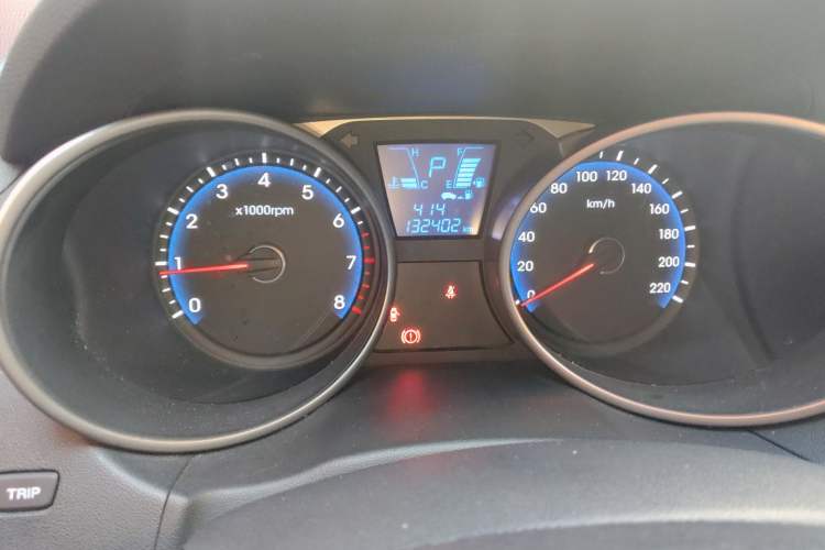 Used Hyundai ix35 2013 2.0L Automatic Two-Wheel Drive Smart GLS China V Standard Odometer Close Up