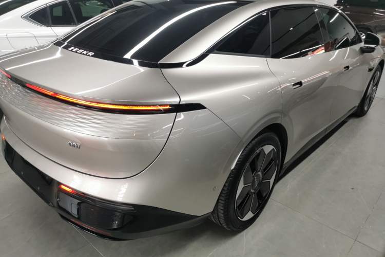 Used Zeekr 007 2024 Rear-Drive Enhanced Version 75 kWh
