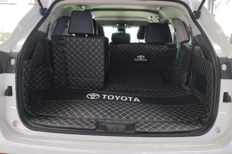 Used Toyota Highlander 2026 Model 2.5L Intelligent Electric Hybrid Dual-Engine All-Wheel-Drive Elite Edition 7-seater
