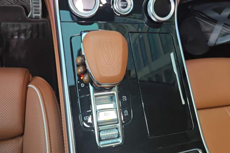 Used Hongqi H9 2022 2.0T Smart Connect Flagship Edition Gear Lever