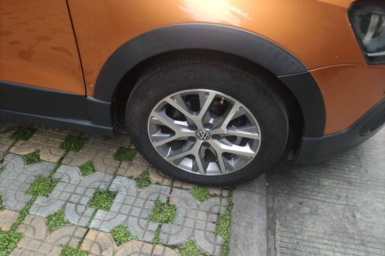 Used Volkswagen Polo 2016 1.6L Cross Polo Automatic
