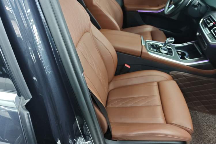 Used BMW X7 2022 xDrive40i Luxury M Sport Package
