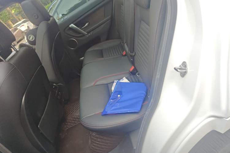 Used Land Rover Discovery Sport New Energy 2022 Facelifted P300e Plug-in Hybrid Electric Version Interior 4